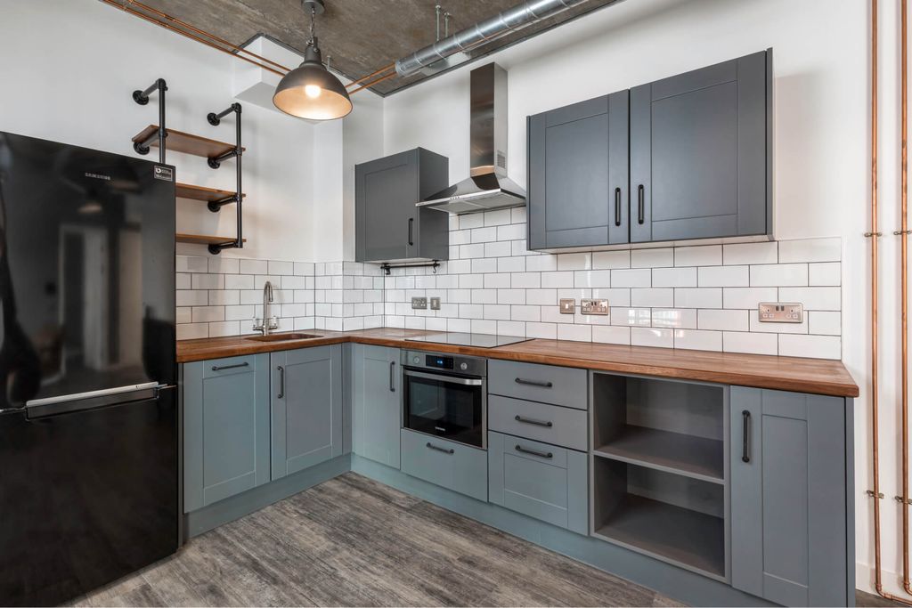 Property photo 1 of 18 400Fff75c39Aa8A85F11876cd355