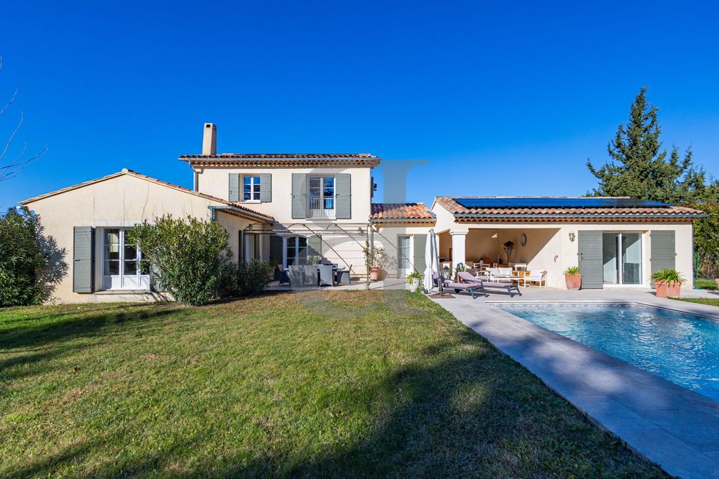 Property photo 2 of 31