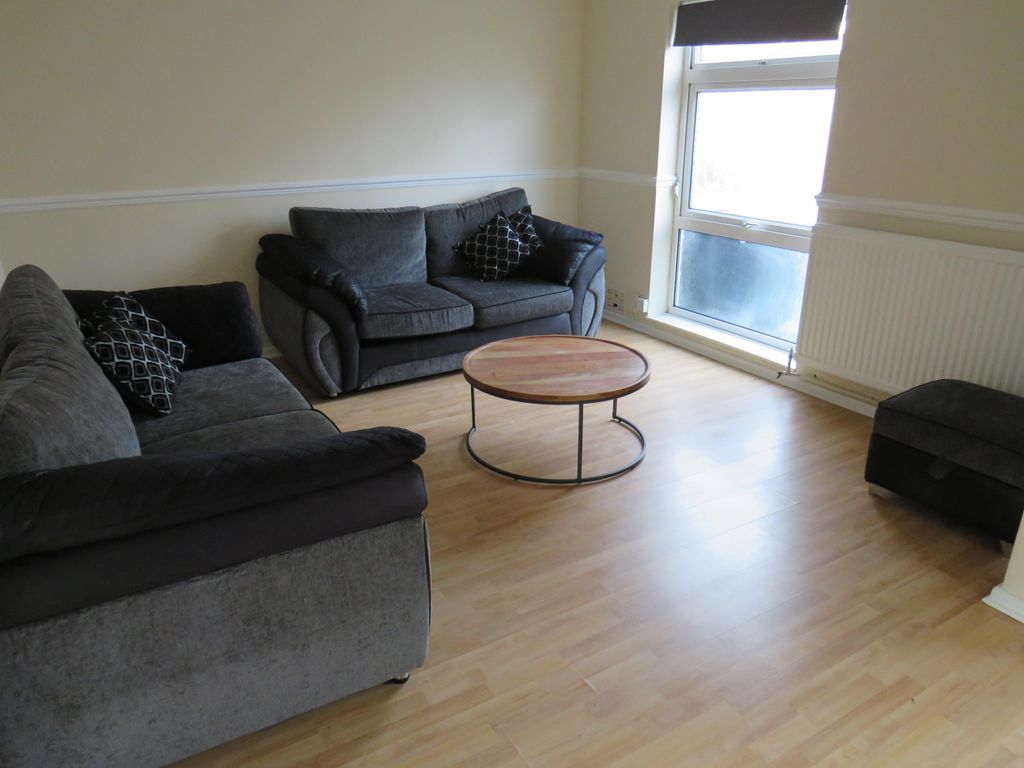 Property photo 2 of 9 Living Room