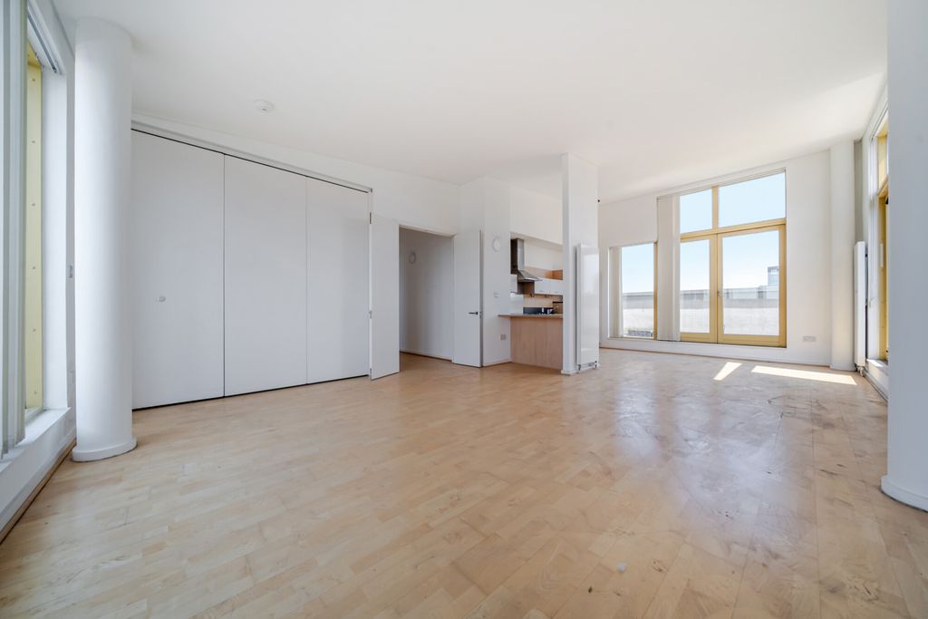Property photo 1 of 24 1484684-18-6A3E65...