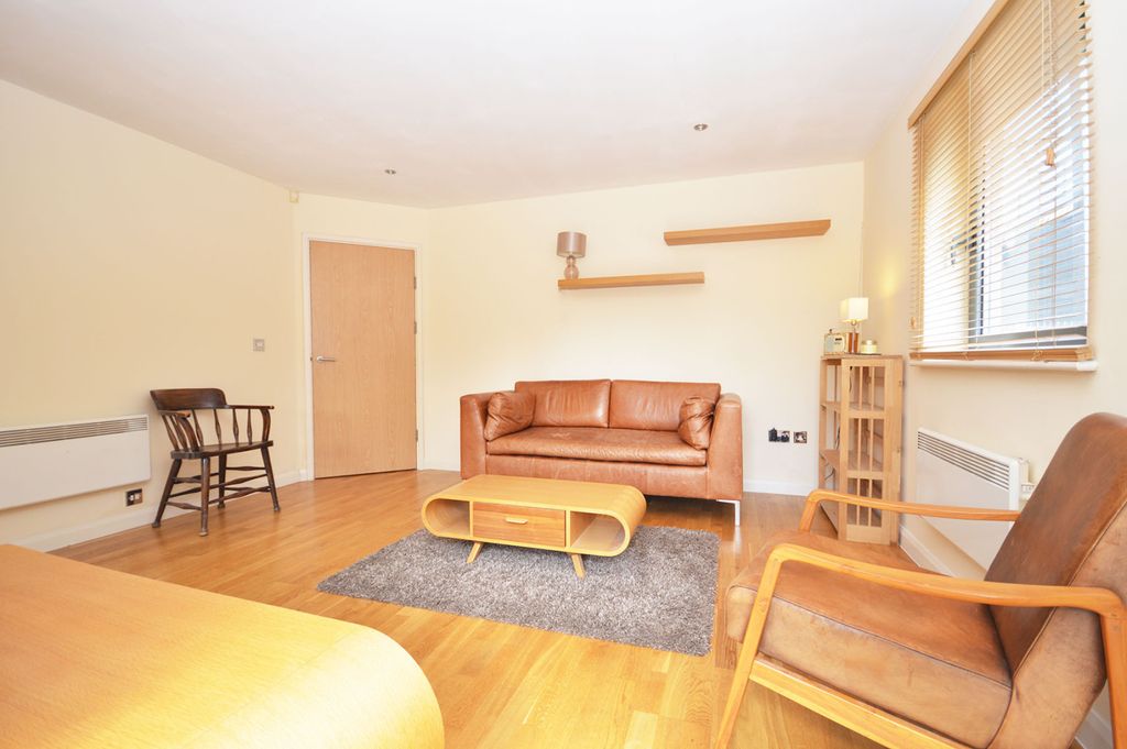 Property photo 2 of 11 Gallery