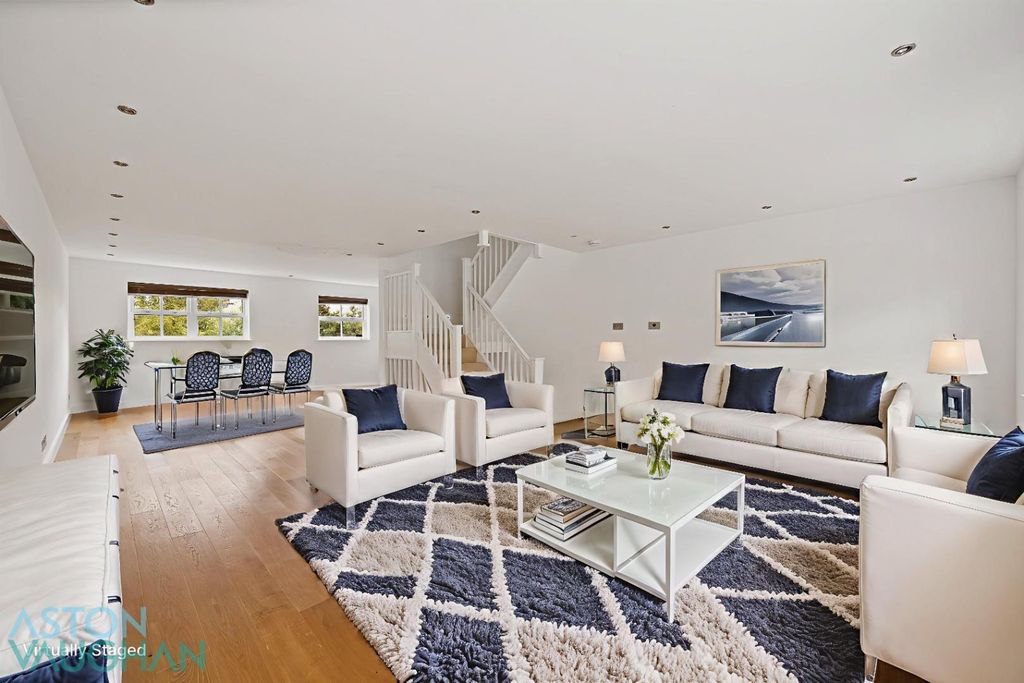 Property photo 2 of 25 4566022