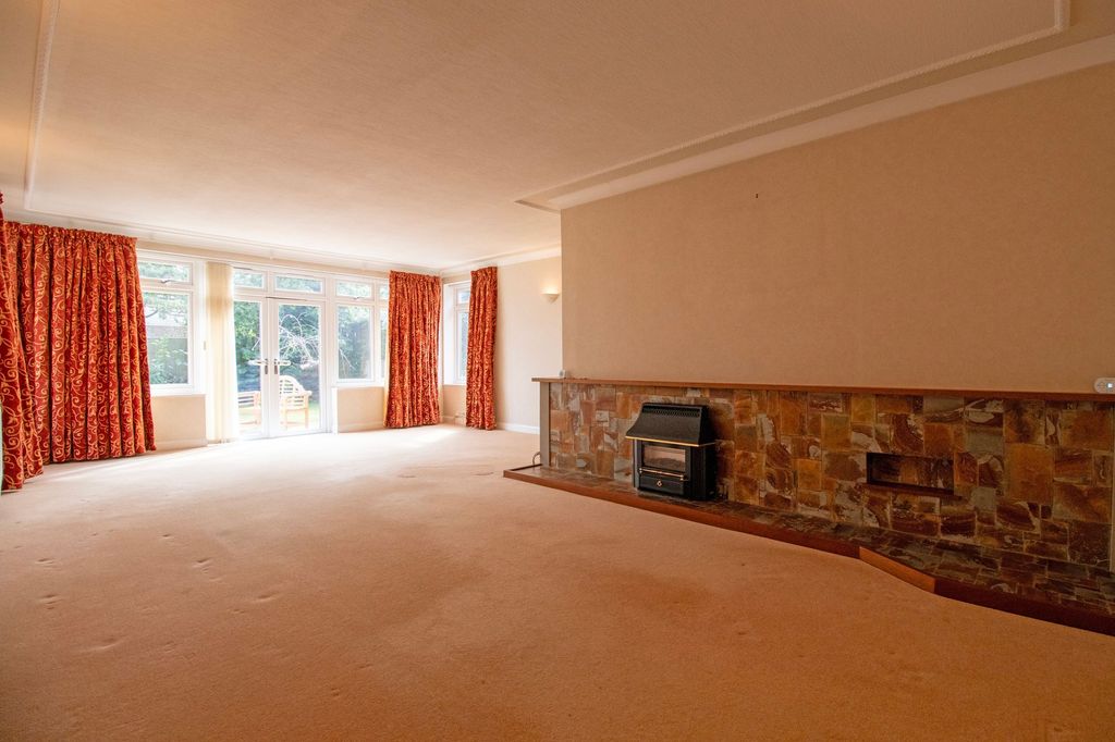 Property photo 2 of 38