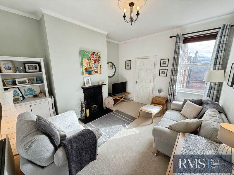 Property photo 2 of 7 Photo 6