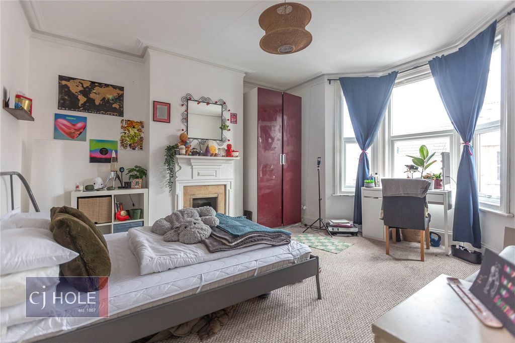 Property photo 2 of 14 Picture No. 20