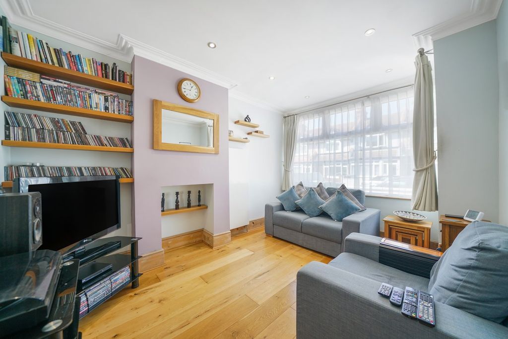 Property photo 2 of 12