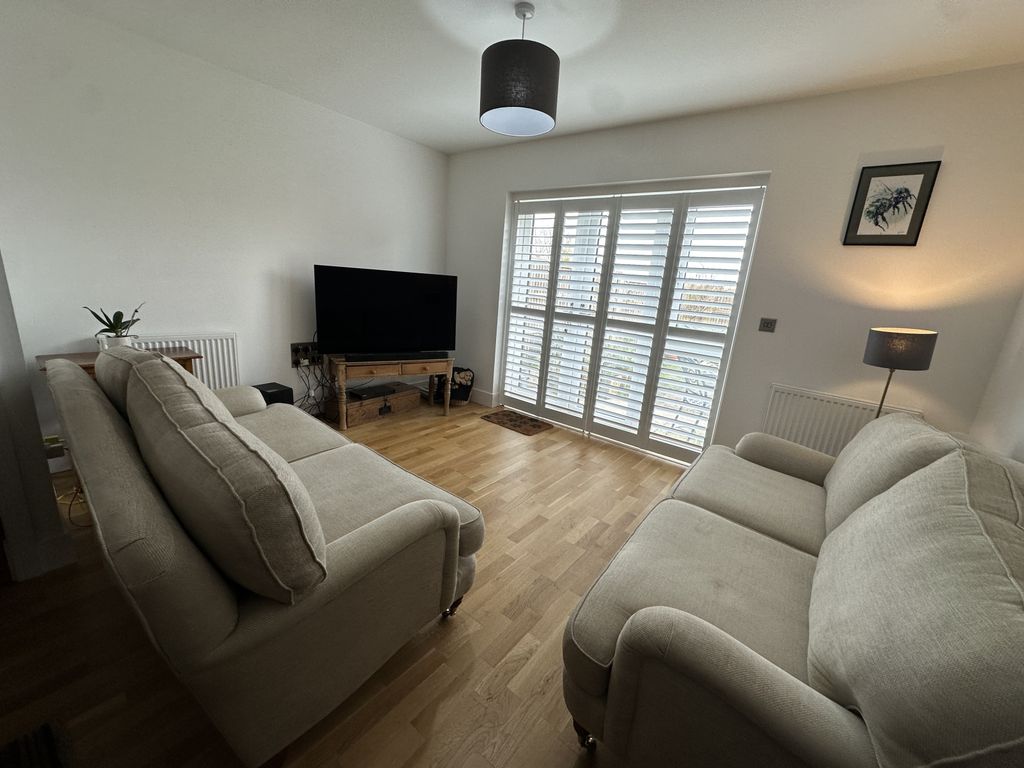 Property photo 3 of 16 Gallery