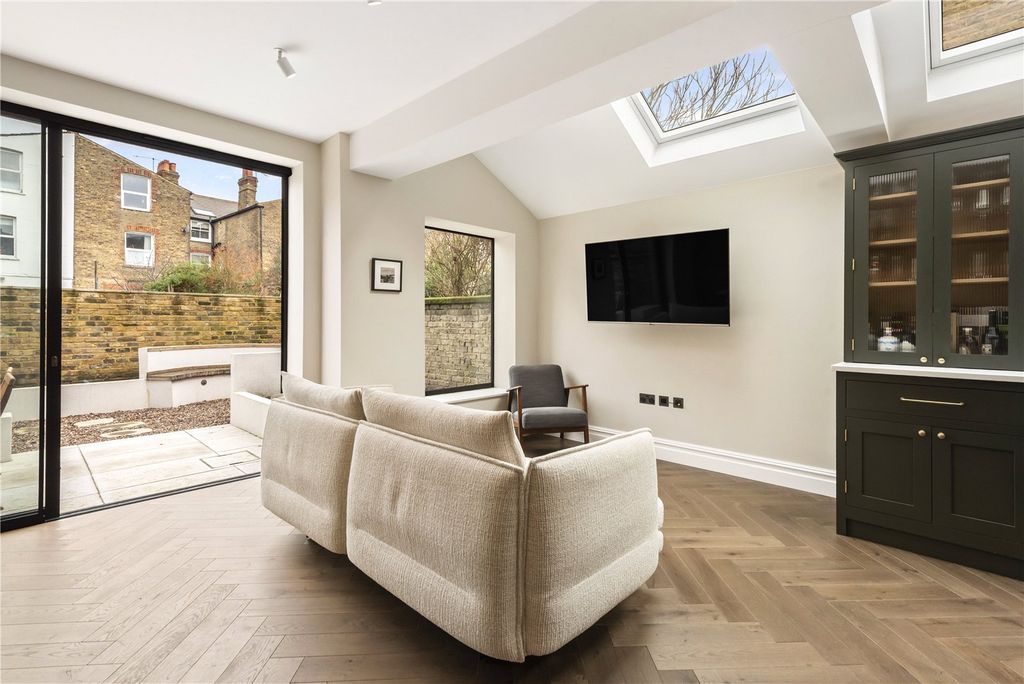 Property photo 3 of 13 Picture No. 22