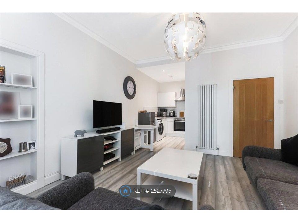 Property photo 1 of 11 Sitting Room &amp; Kitchen