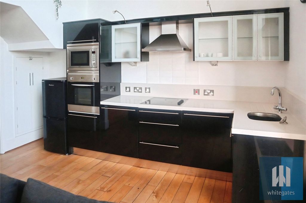 Property photo 2 of 16 Picture No. 33