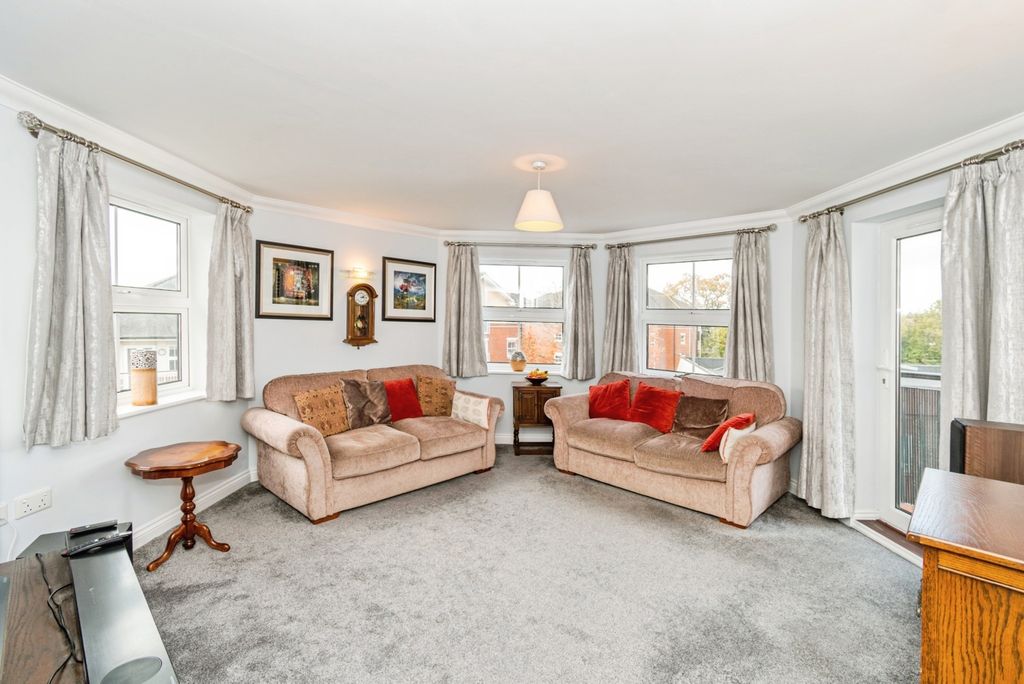 Property photo 2 of 14 Photo