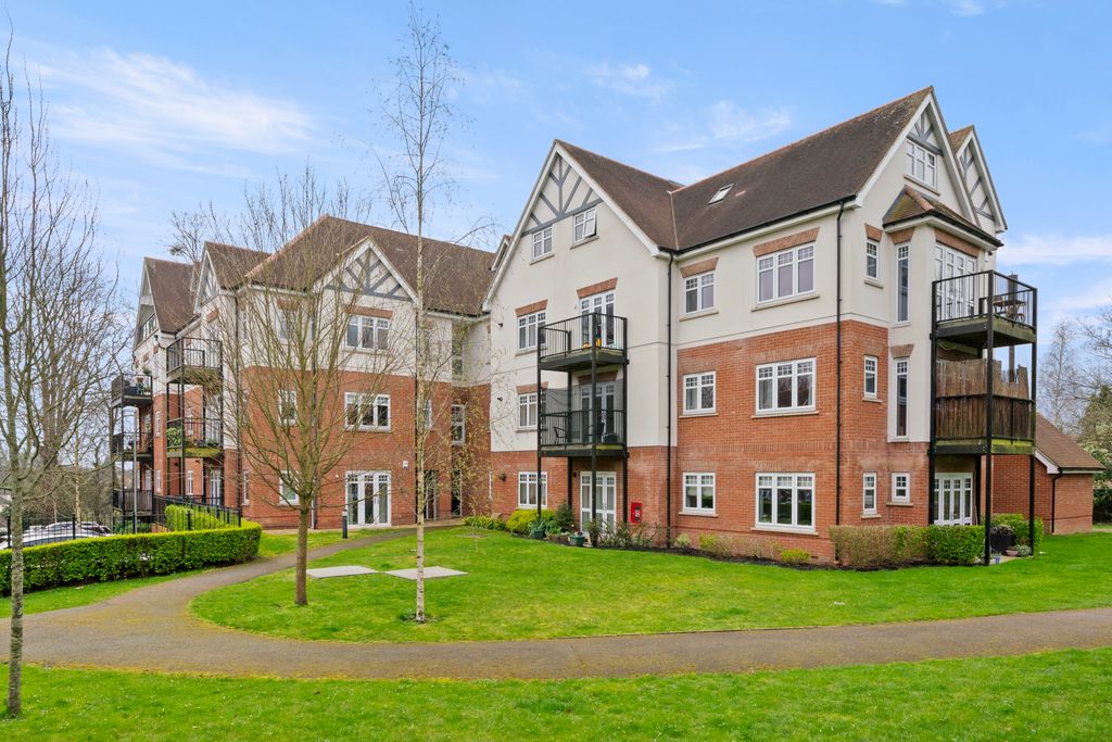 Property photo 1 of 18 External