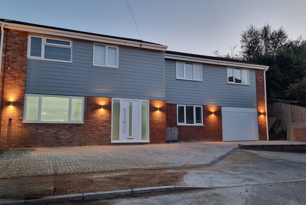 Property photo 1 of 27