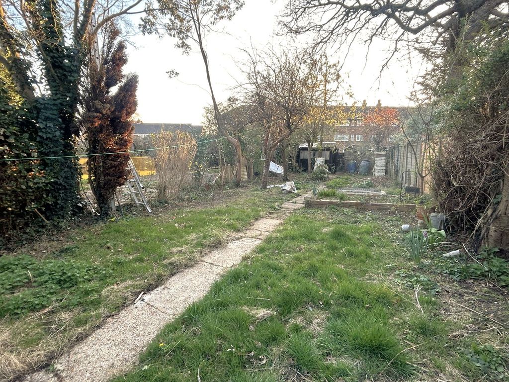 Property photo 3 of 20
