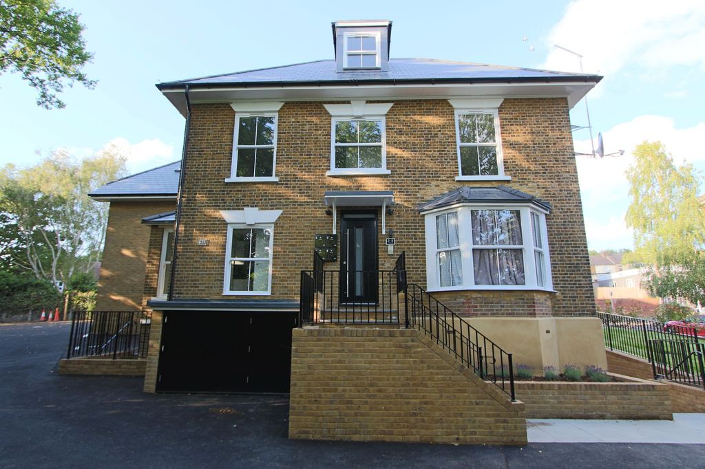 Property photo 1 of 6