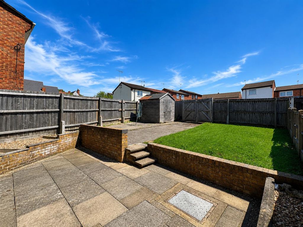 Property photo 2 of 11 Garden