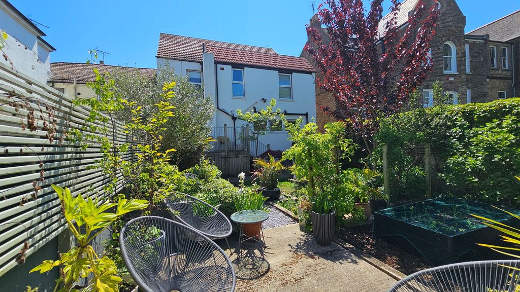 Property photo 1 of 26