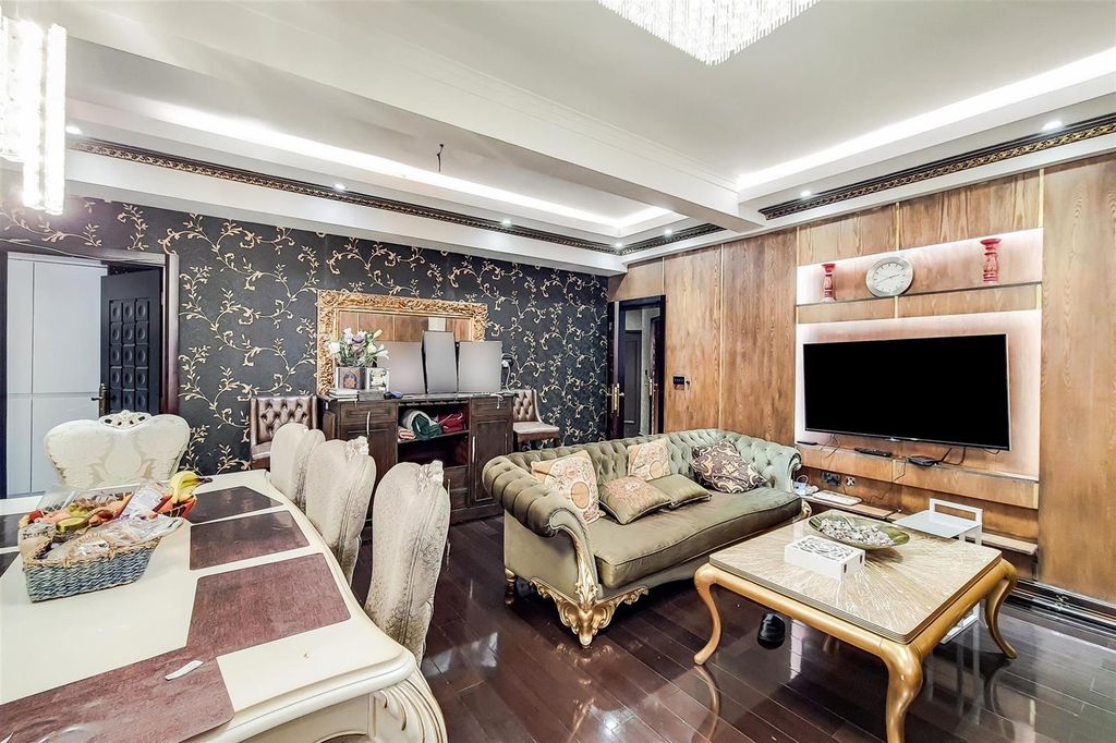 Property photo 2 of 8 Photo 1