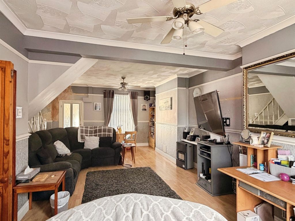 Property photo 3 of 14