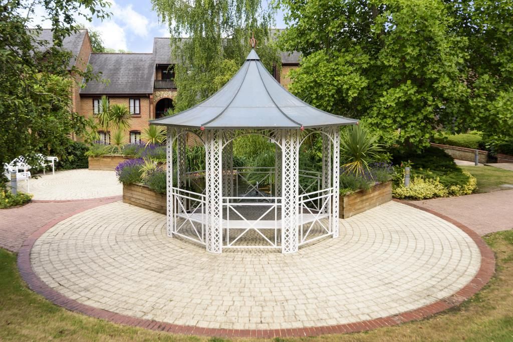 Property photo 2 of 10 External