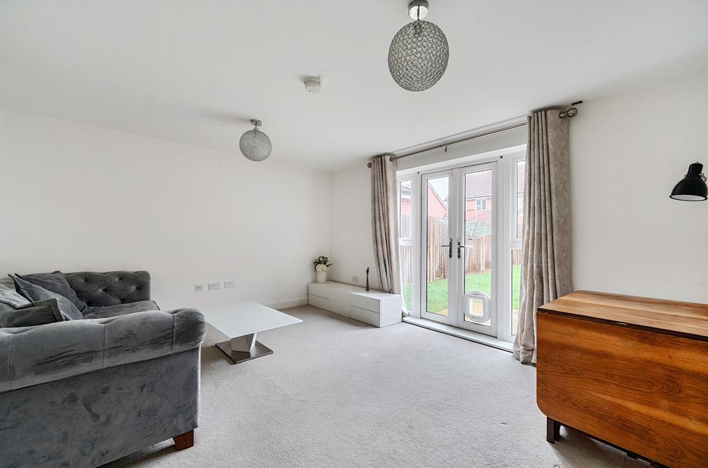 Property photo 3 of 17 1386523-25-6937F7...