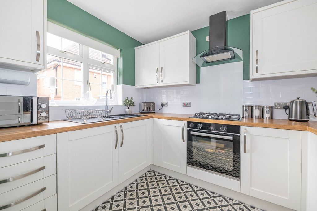 Property photo 3 of 18 Picture 3