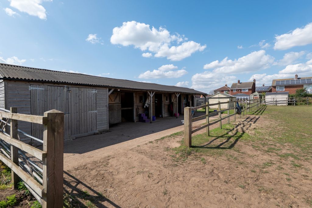 Property photo 3 of 26