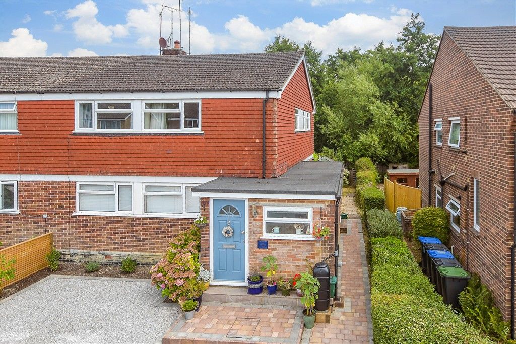 2 bed maisonette for saleAppledore Gardens, Lindfield, West Sussex RH16