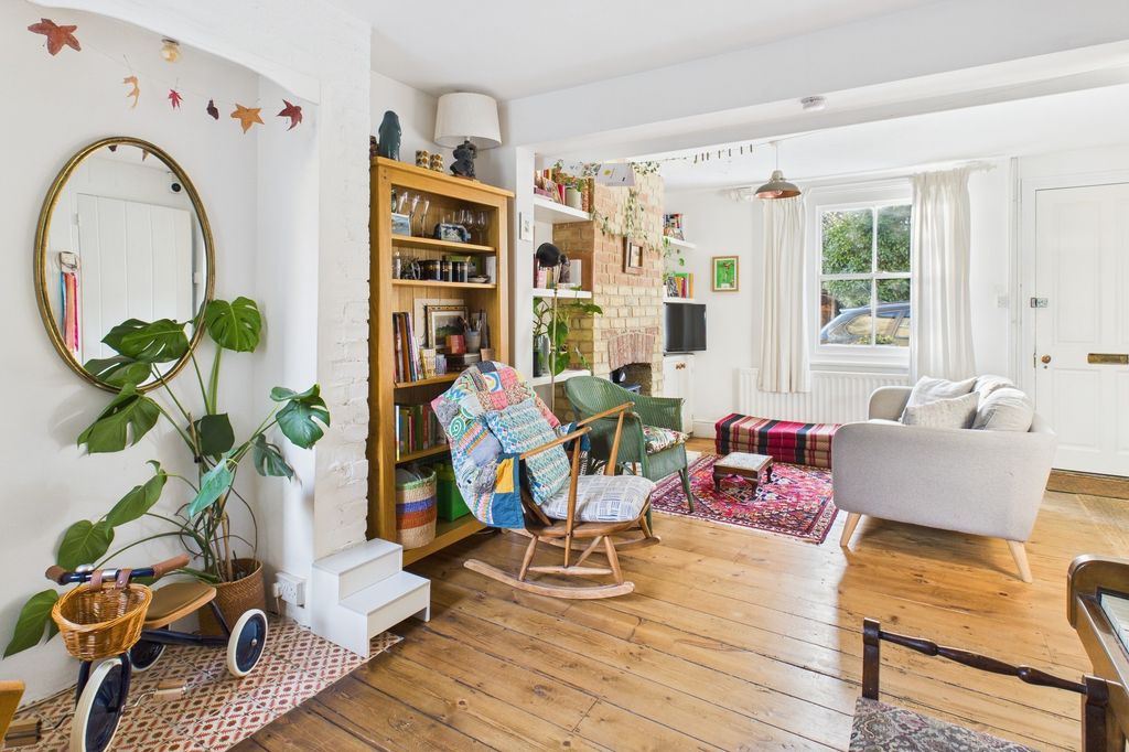 Property photo 3 of 16 Cam02545G0-Pr0544-Still005