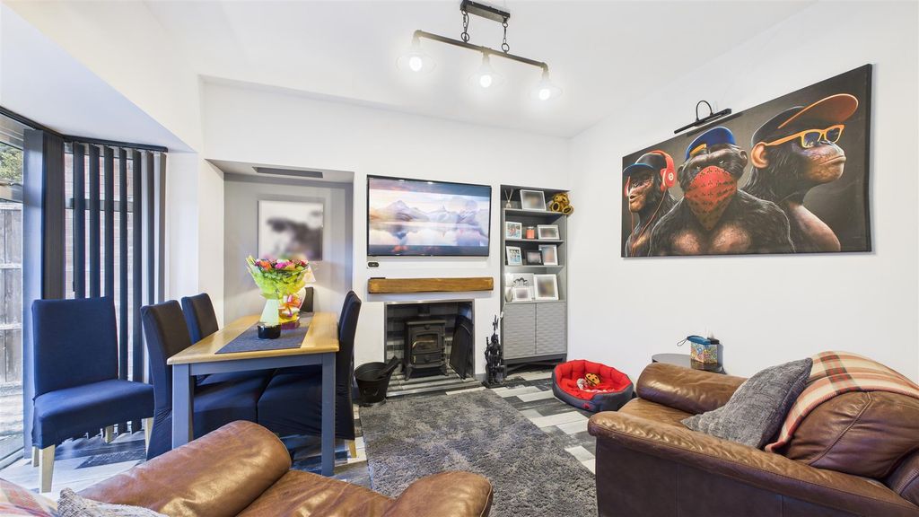 Property photo 3 of 18 Cam05101G0-Pr0098-Still019.Jpg