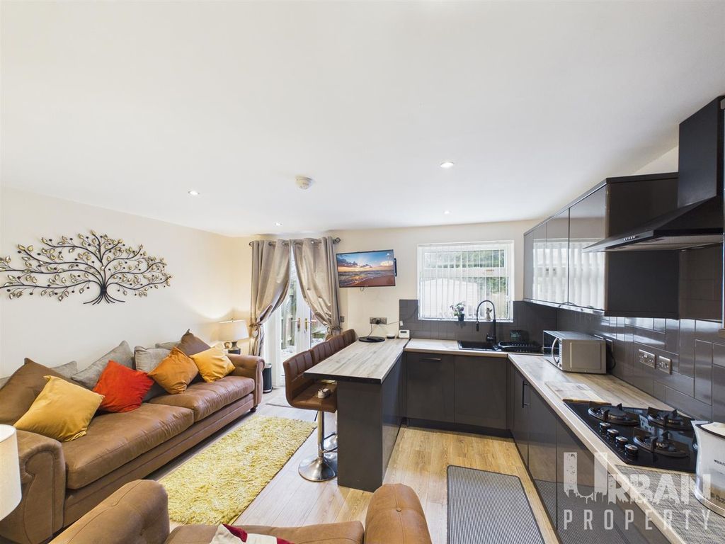 Property photo 2 of 8 Cam03038G0-Pr0231-Still009.Jpg