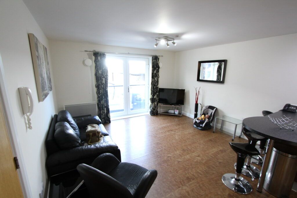 Property photo 2 of 6