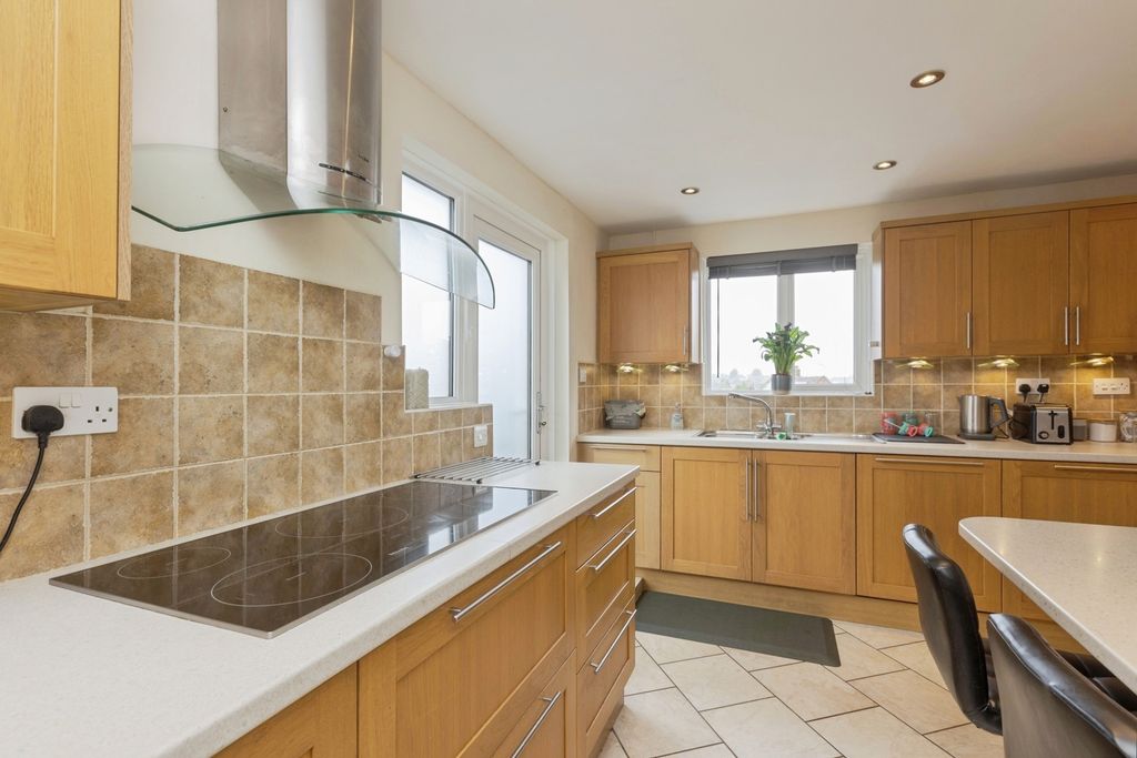 Property photo 3 of 16 Kitchen