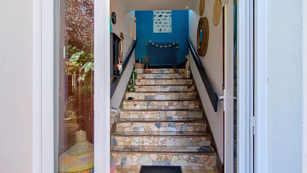 Property photo 3 of 26