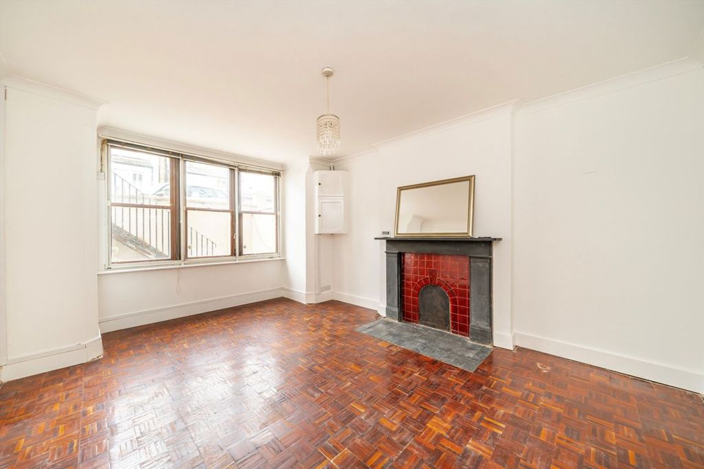 Property photo 2 of 5