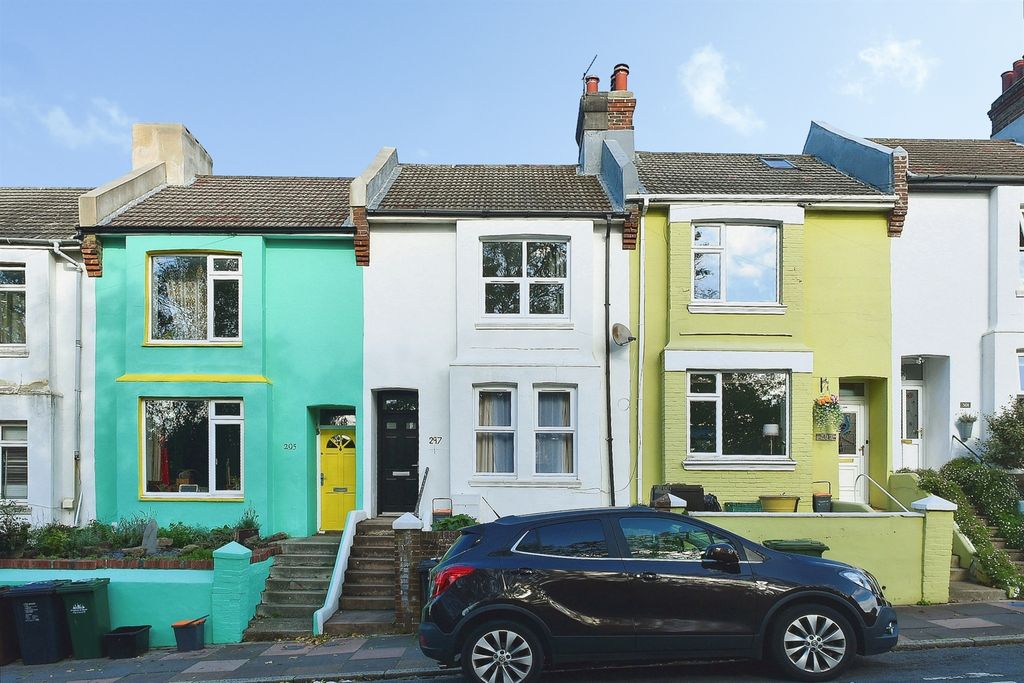 Property photo 1 of 19