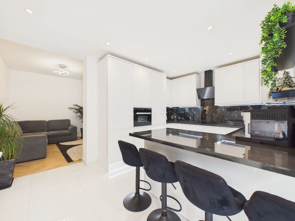 Property photo 1 of 19 5214791