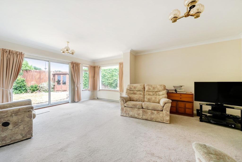 Property photo 2 of 19 1489004-12-6A5779...