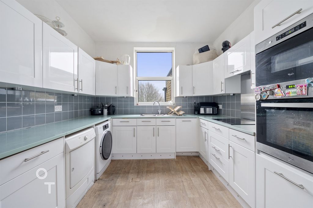 Property photo 3 of 13 Kitchen
