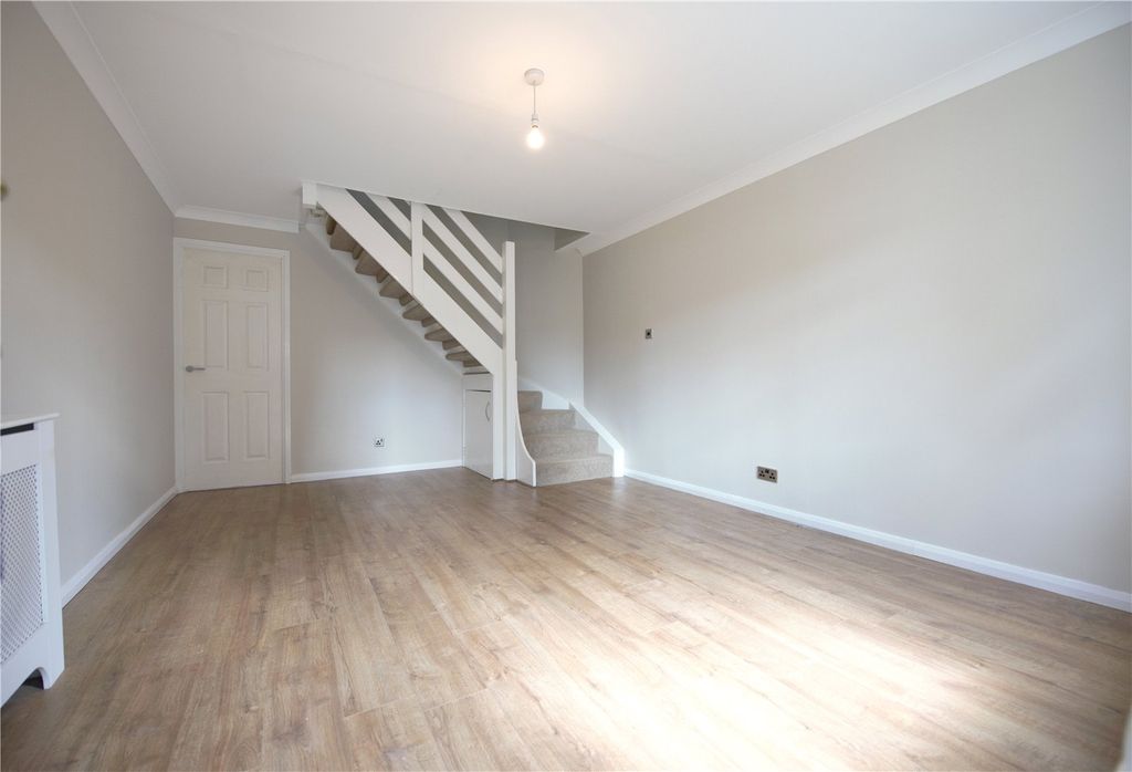 Property photo 3 of 9 Picture No. 12