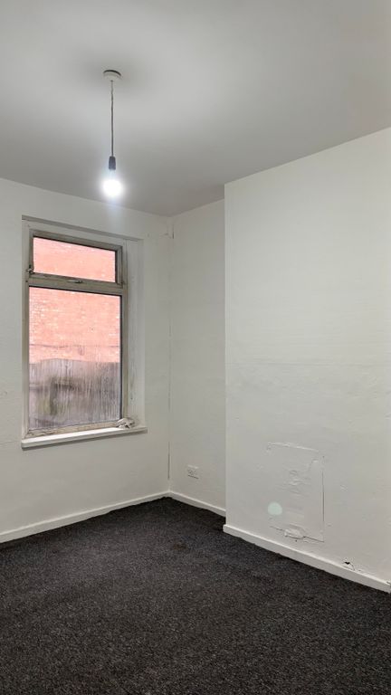 Property photo 3 of 8 Reception 2