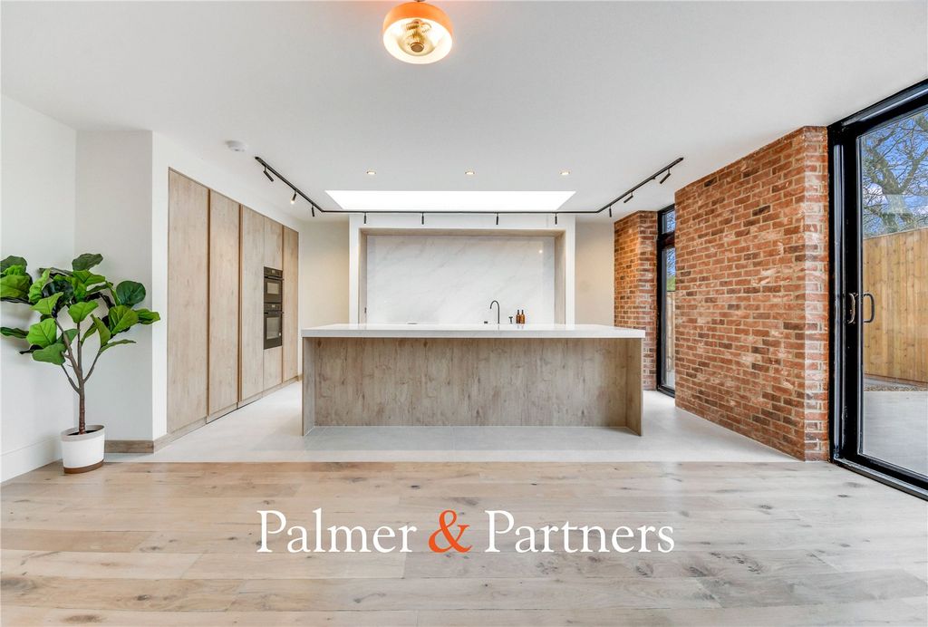 Property photo 1 of 40 Picture No. 27