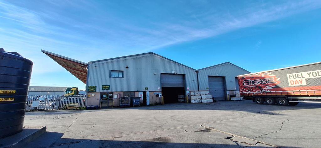 Property photo 2 of 7