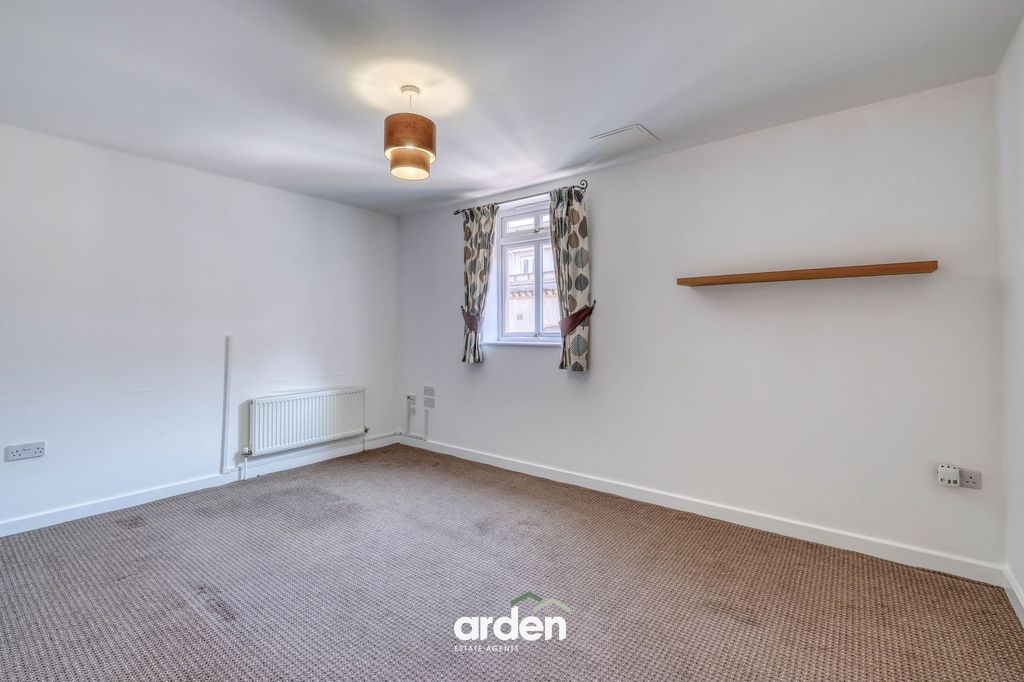 Property photo 3 of 13