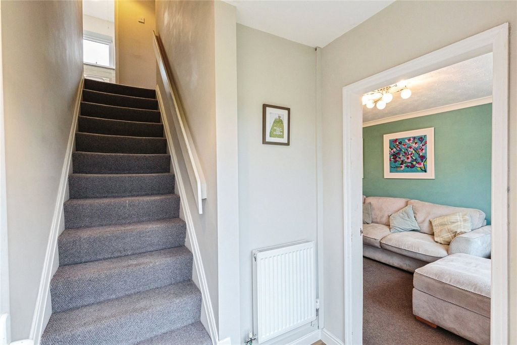 Property photo 2 of 17 Hallway