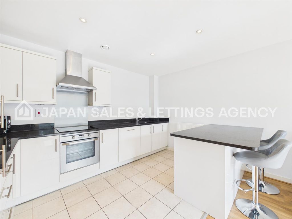 Property photo 1 of 8 Cam04401G0-Pr0146-Still007.Jpg