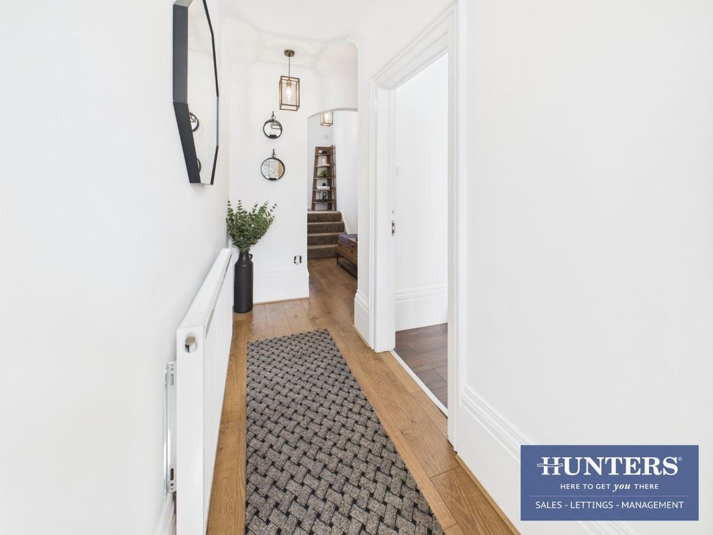 Property photo 2 of 12 Hallway