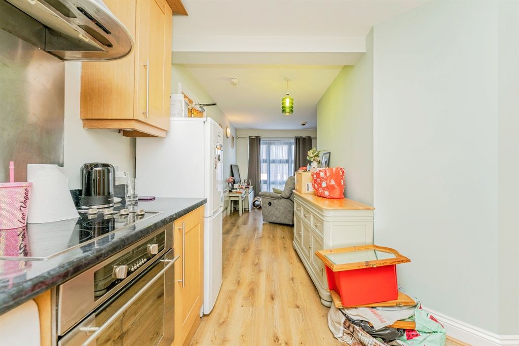Property photo 3 of 17