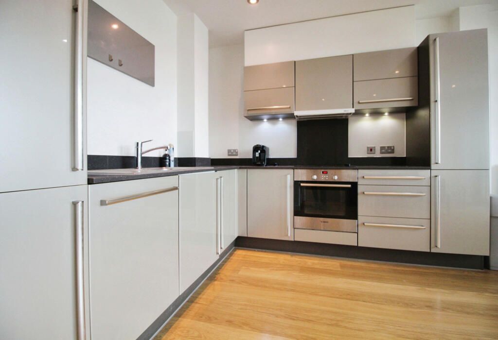 Property photo 3 of 11 Kitchen.Jpeg