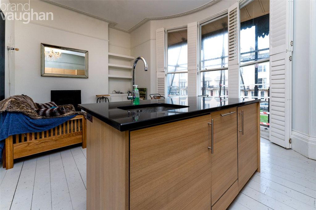 Property photo 1 of 8 Open Plan